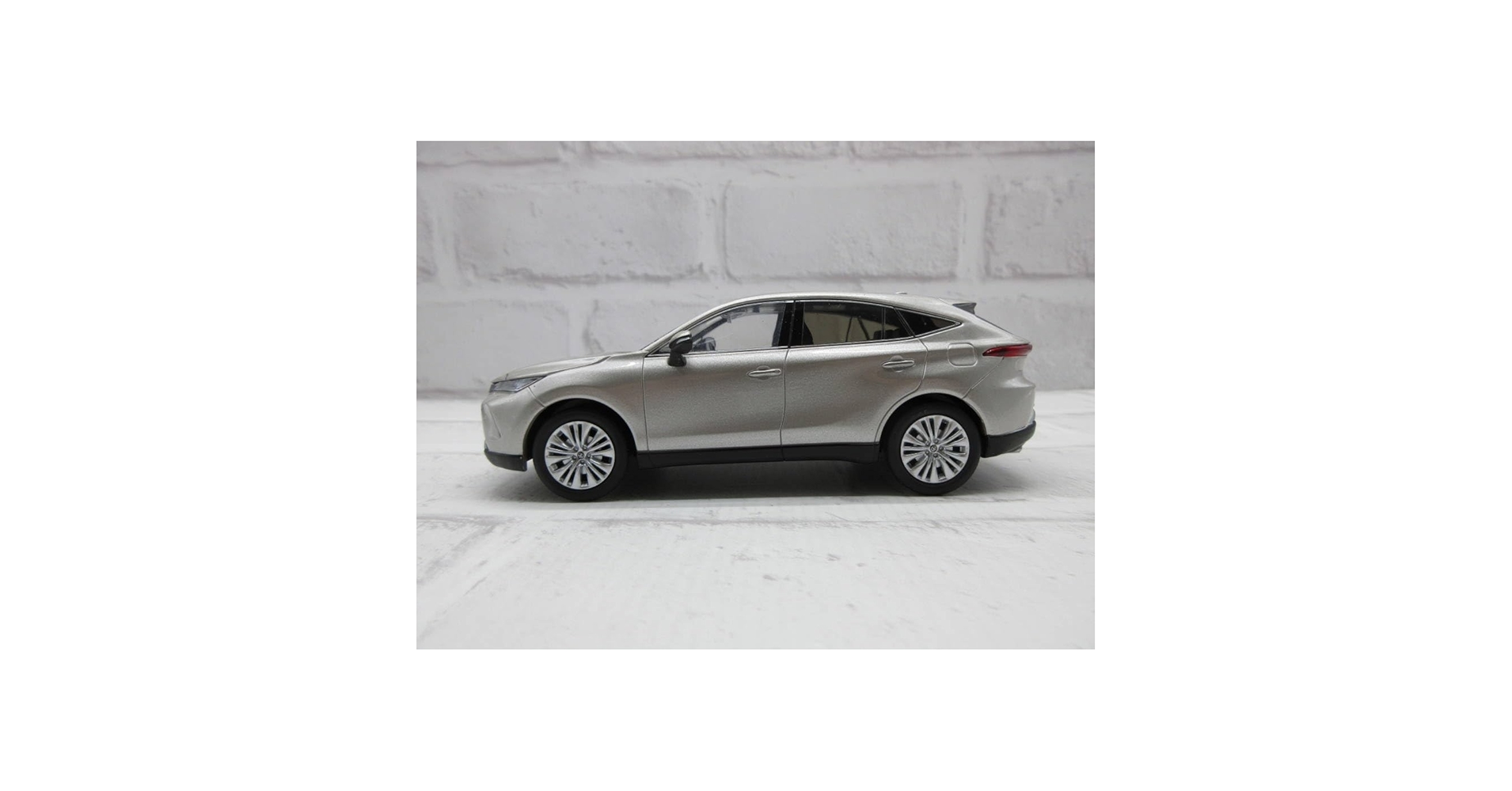 Amazon | ミニカー 1/30 ミニカー 新型ハリアー スティールブロンド